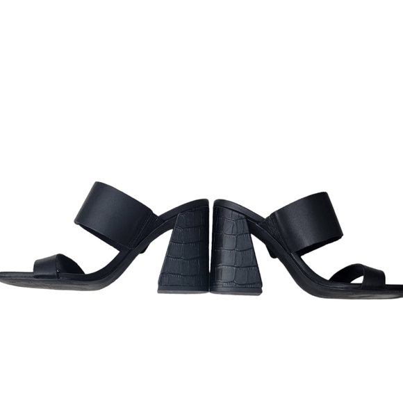 Steve Madden woman's size 7M in excellent condition. Leather upper. - Picture 11 of 16